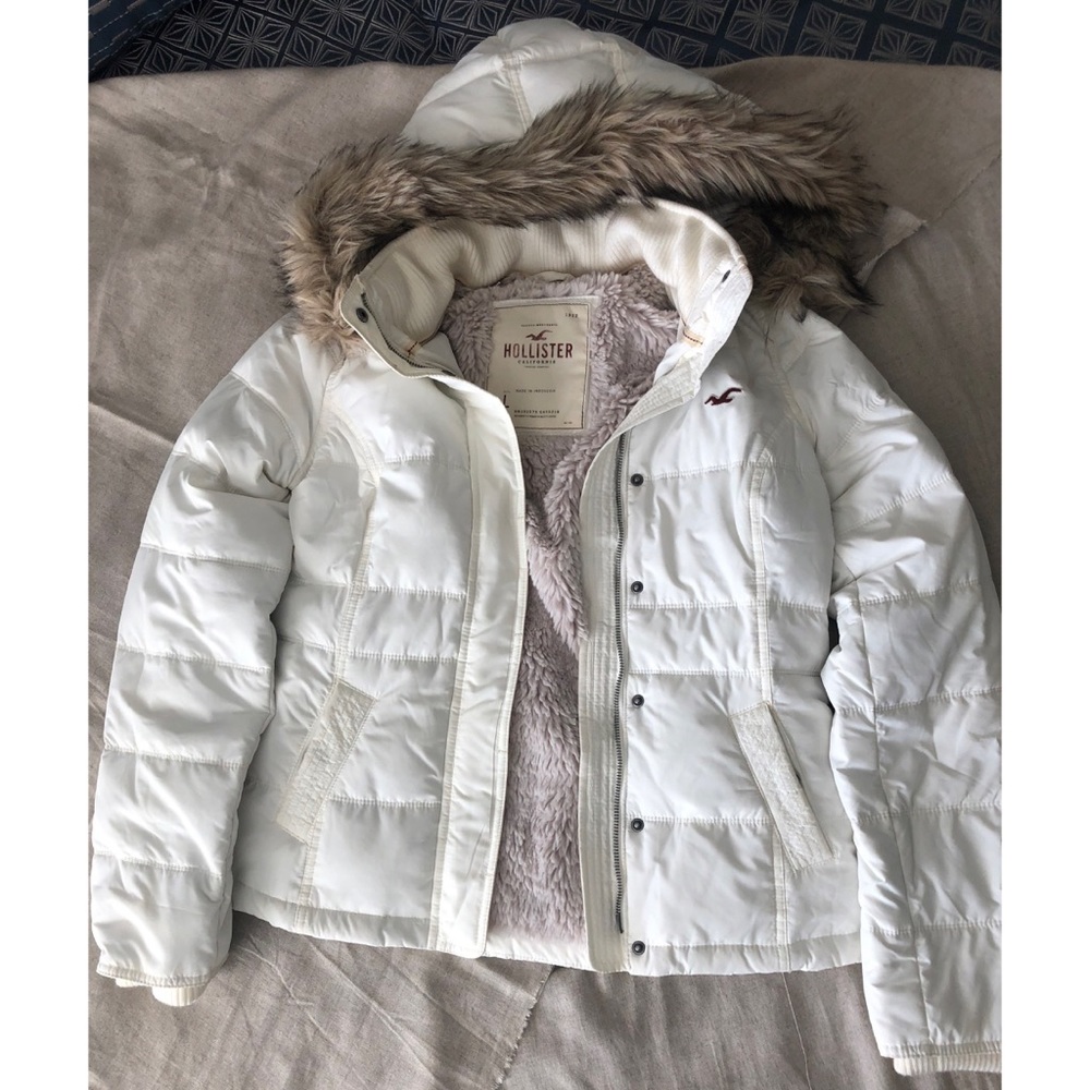 Hollister Co Down Puffer (Women’s L)